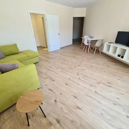 Happy Apartment *