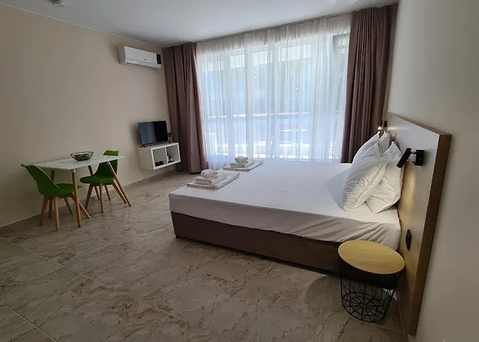 Апартаменты Happy 4*