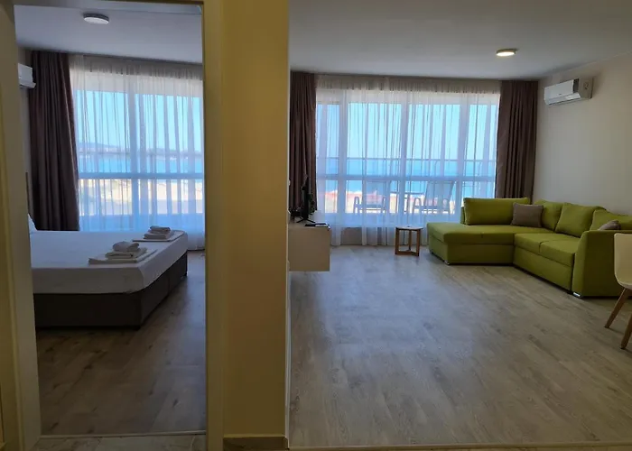 Happy Приморско