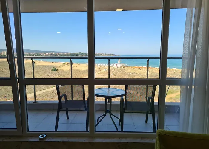 Happy Апартаменты 4*