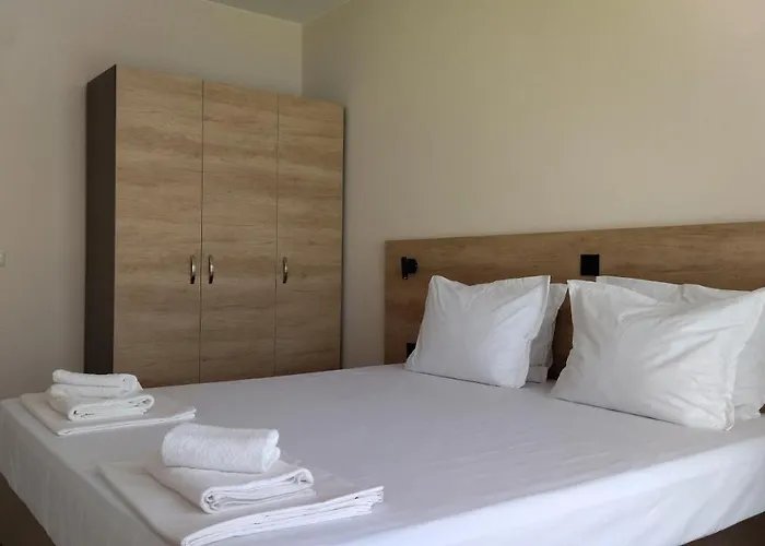 Happy Апартаменты 4*