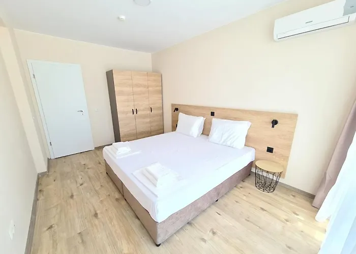 Апартаменты Happy 4*