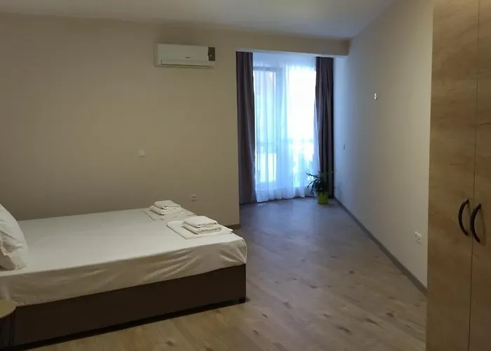 Апартаменты Happy 4*