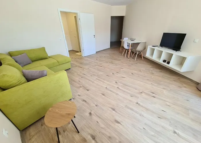 Happy Апартаменты 4*