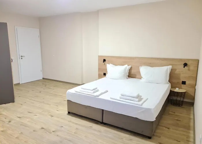 Happy Апартаменты 4*