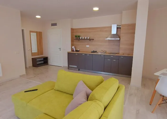 Happy Апартаменты 4*